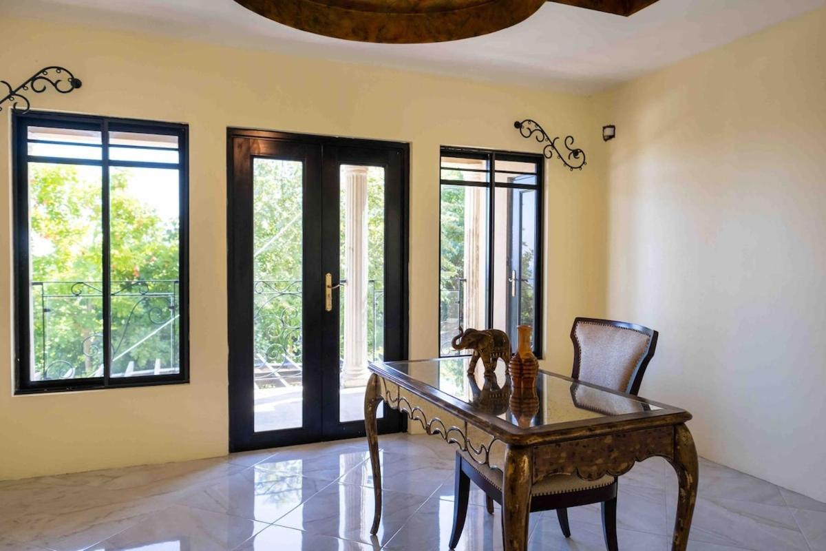 Villa Mimosa Jamaica Exclusive Luxury Stay- Resort Vibe Discovery Bay Exterior photo